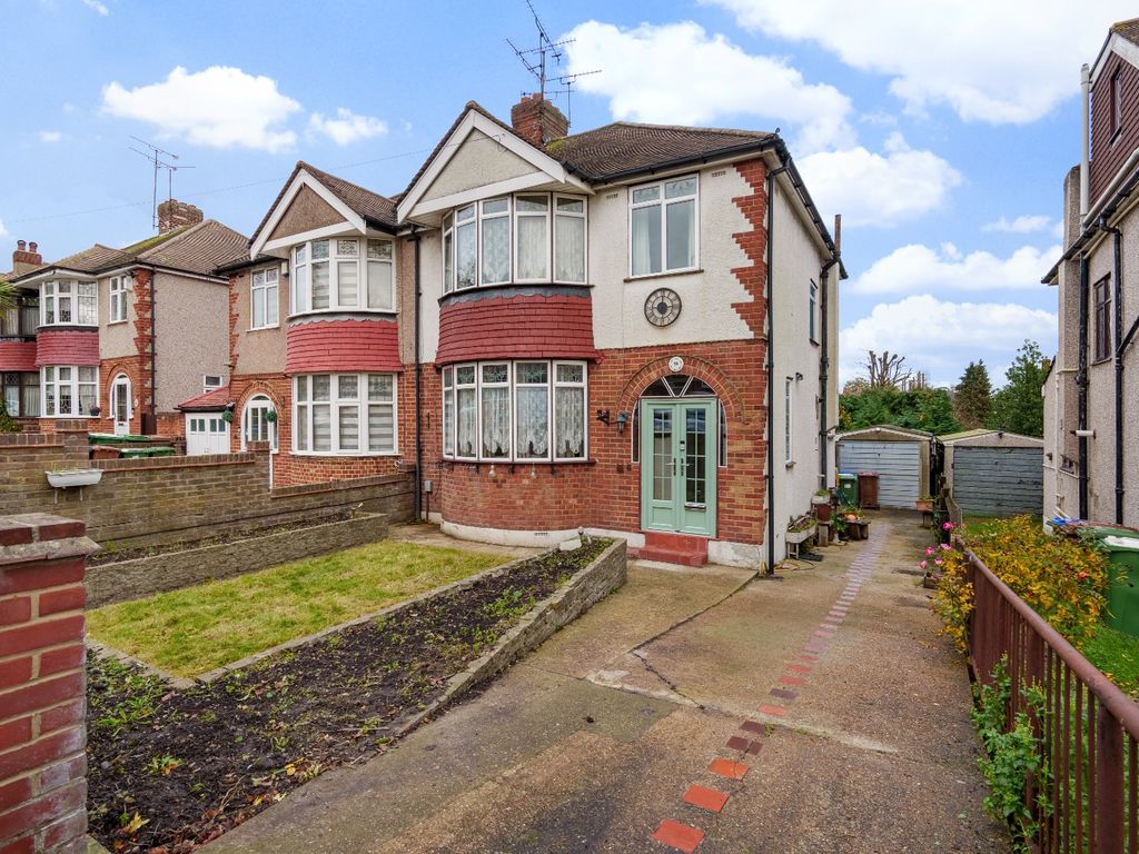 3 bed semidetached house for sale in Victoria Road, Erith DA8 Zoopla