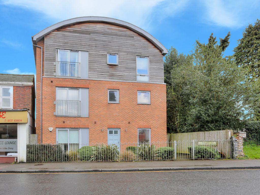 2 bed flat to rent in Hatfield Road, St. Albans, Hertfordshire AL1, £