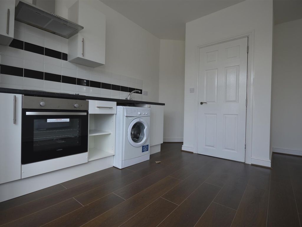 1 bed flat to rent in Narborough Road, Leicester LE3, £625 pcm Zoopla