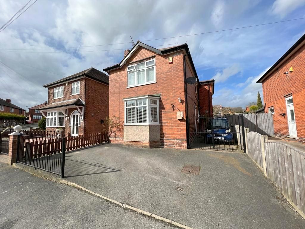 3 bed detached house for sale in Springfield Avenue, Loscoe, Heanor