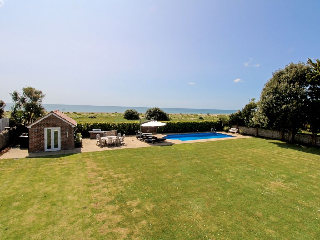 6 bed detached house to rent in The Close, Aldwick, Bognor Regis PO21