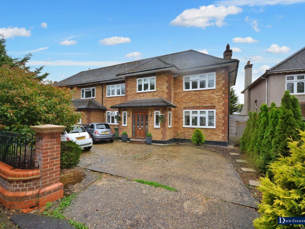 4 bed semidetached house for sale in Main Road, Gidea Park, Romford