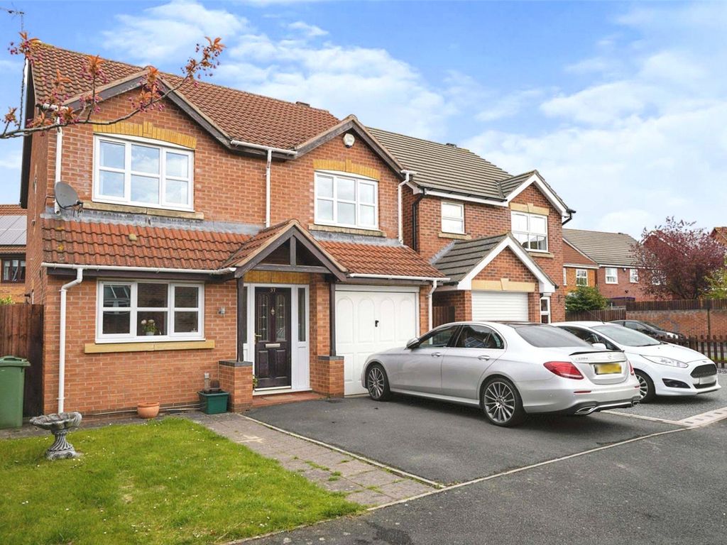 4 bed detached house for sale in The Oaks, Abbeymead, Gloucester