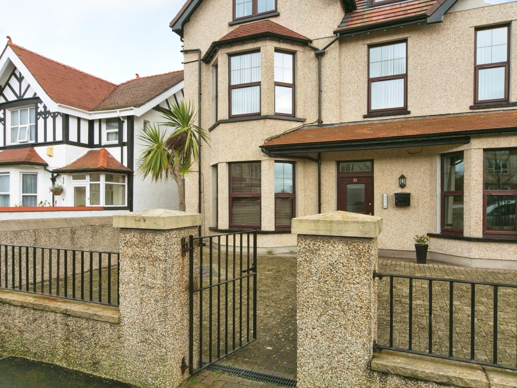 2 bed flat for sale in Lloyd Street, Llandudno, Conwy LL30, £125,000 Zoopla