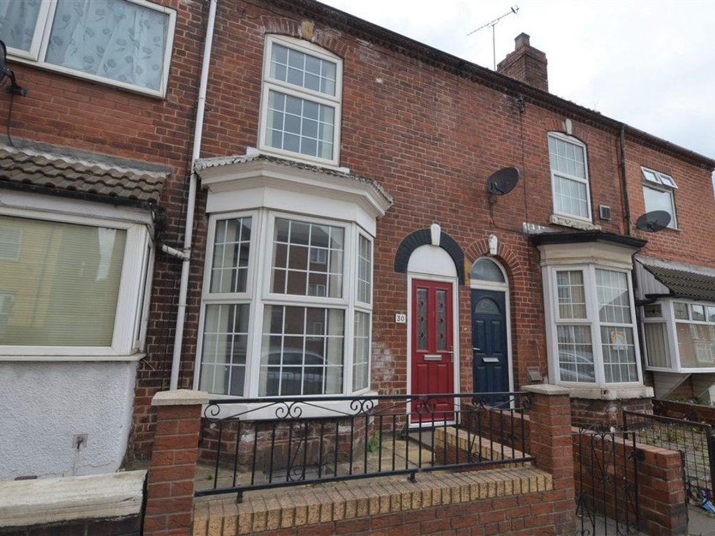 2 bed terraced house to rent in Pontefract Road, Castleford WF10, £750