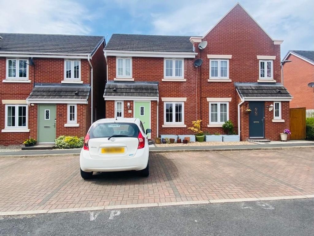 3 bed semidetached house for sale in Sunningdale Drive, Buckshaw