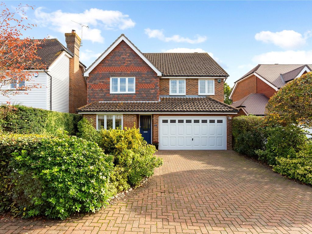 5 bed detached house for sale in Woodcocks, Headcorn, Ashford, Kent
