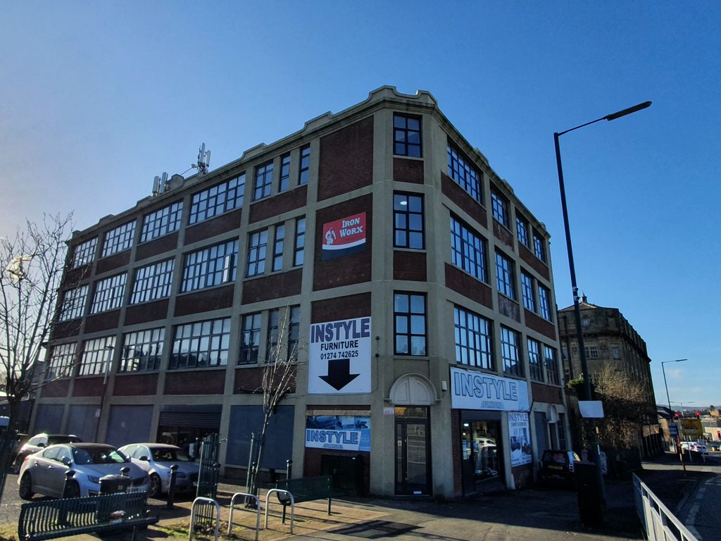 2 bed flat to rent in Leeds Road, Bradford BD3 Zoopla