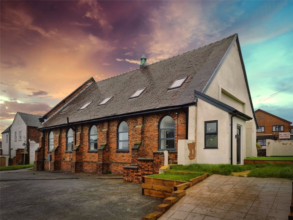 4 bed semidetached house for sale in Chapel Lane, Harriseahead, Stoke