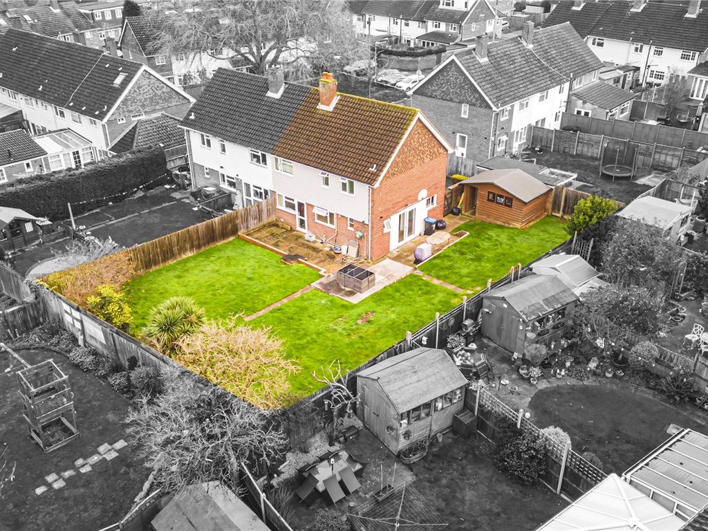 Grassy Close, Warners End, Hemel Hempstead, Hertfordshire HP1  