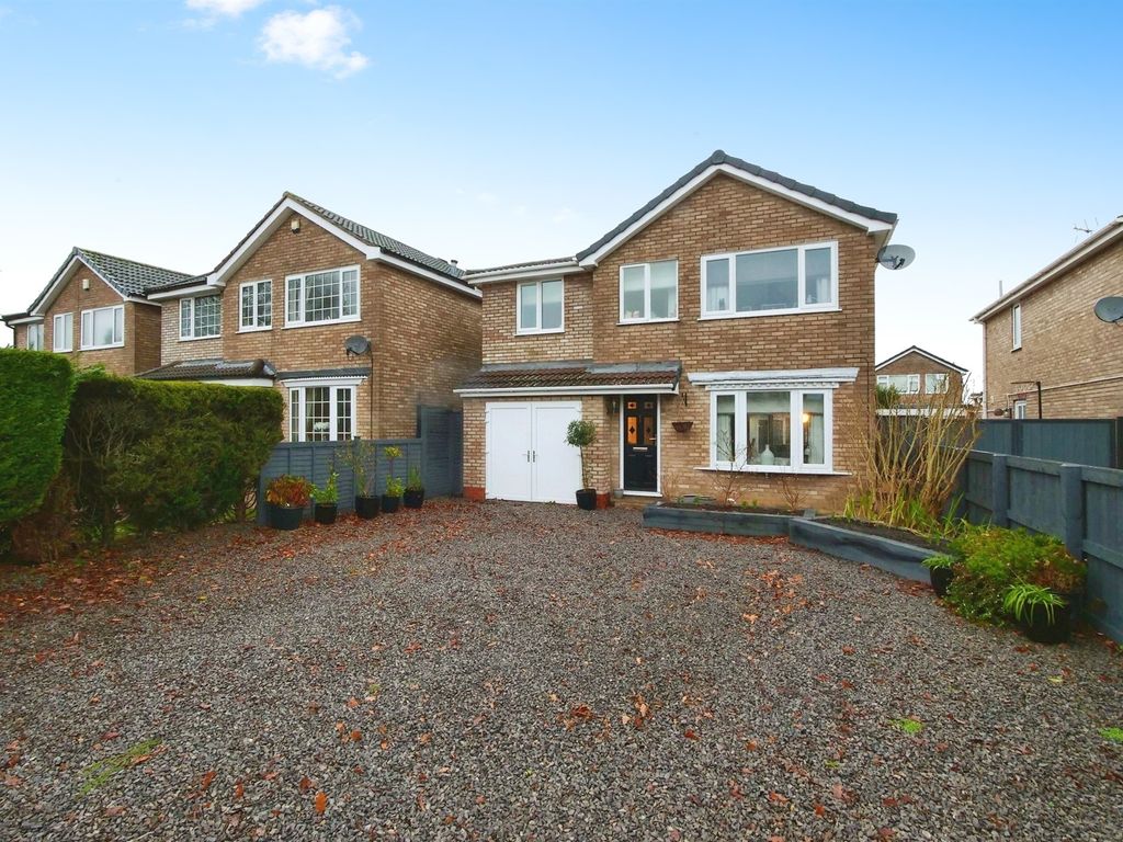 4 bed detached house for sale in Oak Tree Lane, Haxby, York YO32, £