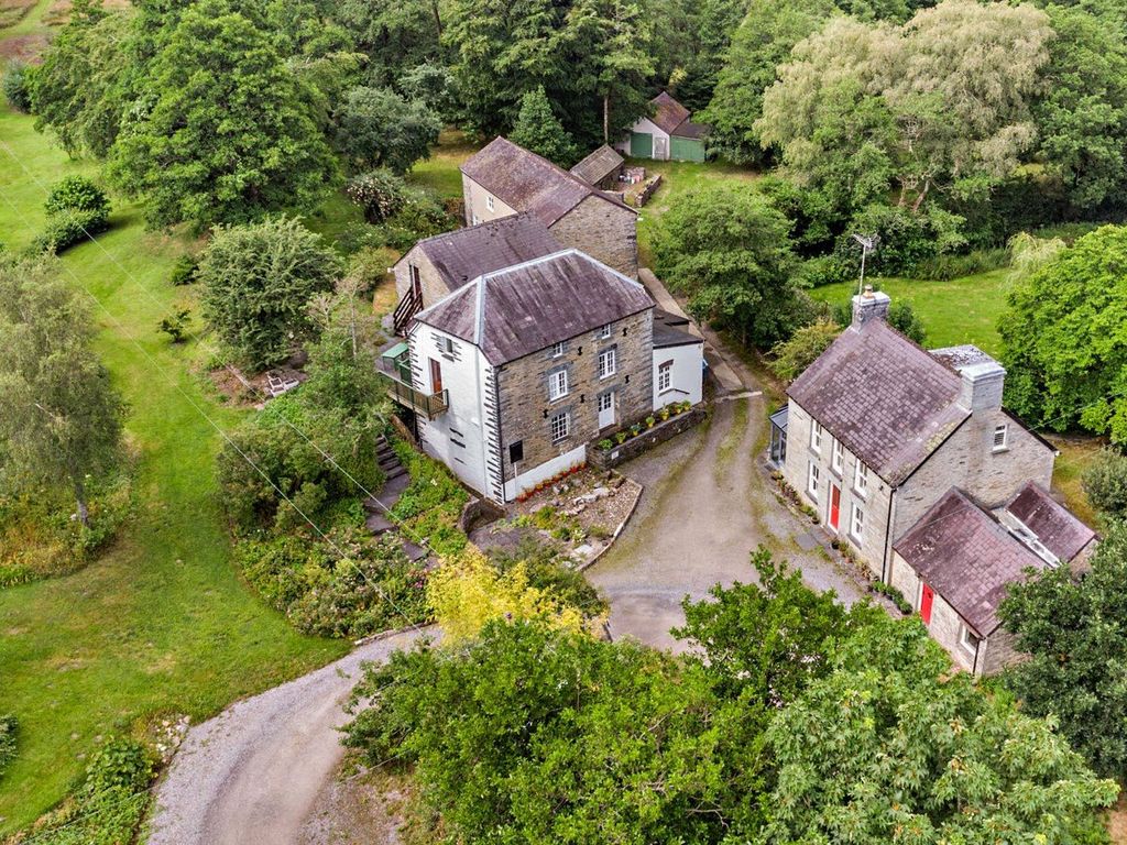 4 bed detached house for sale in Boncath, Nr Cardigan, Pembrokeshire