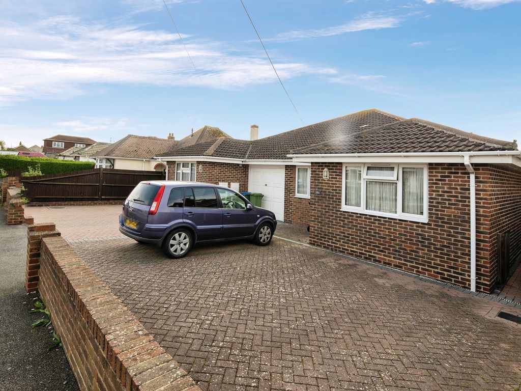 3 bed semidetached bungalow for sale in Keymer Avenue, Peacehaven BN10