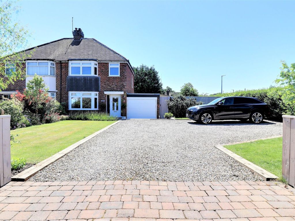 3 bed semidetached house for sale in Melton Old Road, Melton, North