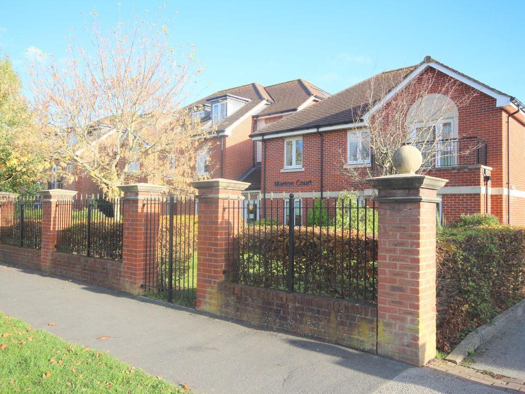 1 bed flat for sale in Kings Road, Horsham RH13 Zoopla