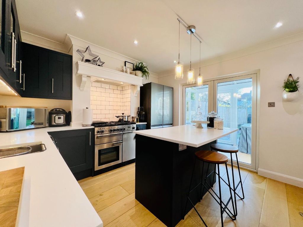 3 bed terraced house for sale in West Park Road, Maidstone ME15, £