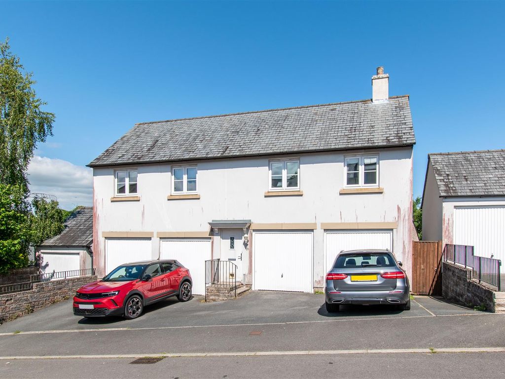 2 bed detached house to rent in Catchfrench Crescent, Liskeard PL14