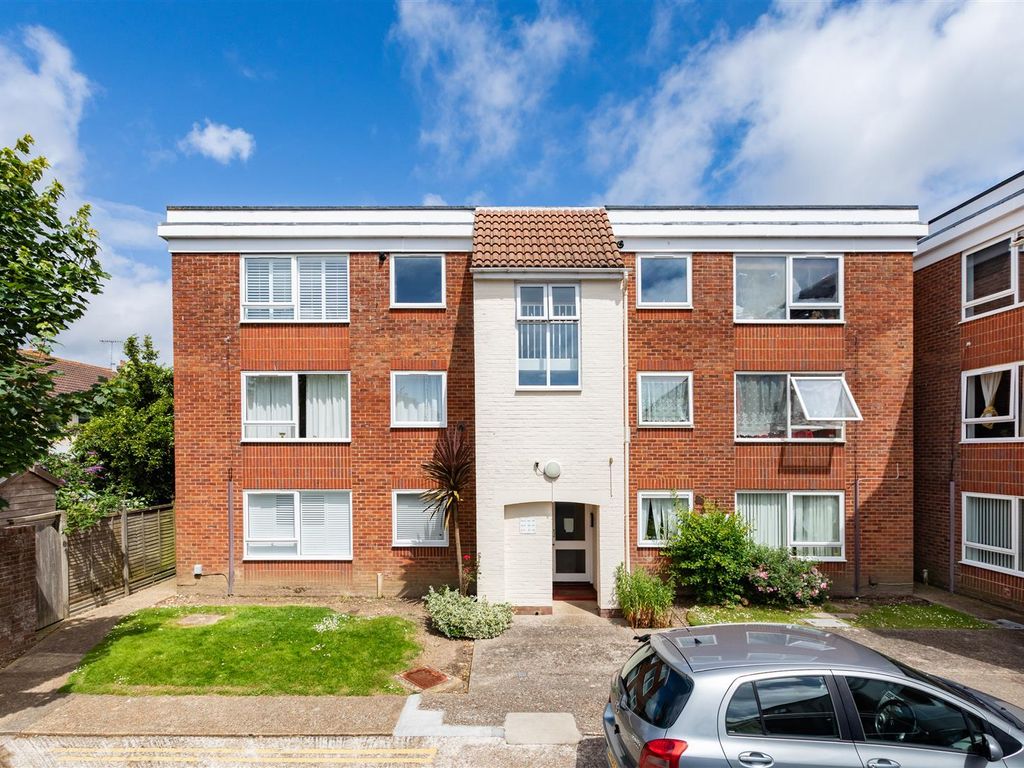 2 bed flat for sale in Downview Road, Worthing BN11, £250,000 Zoopla