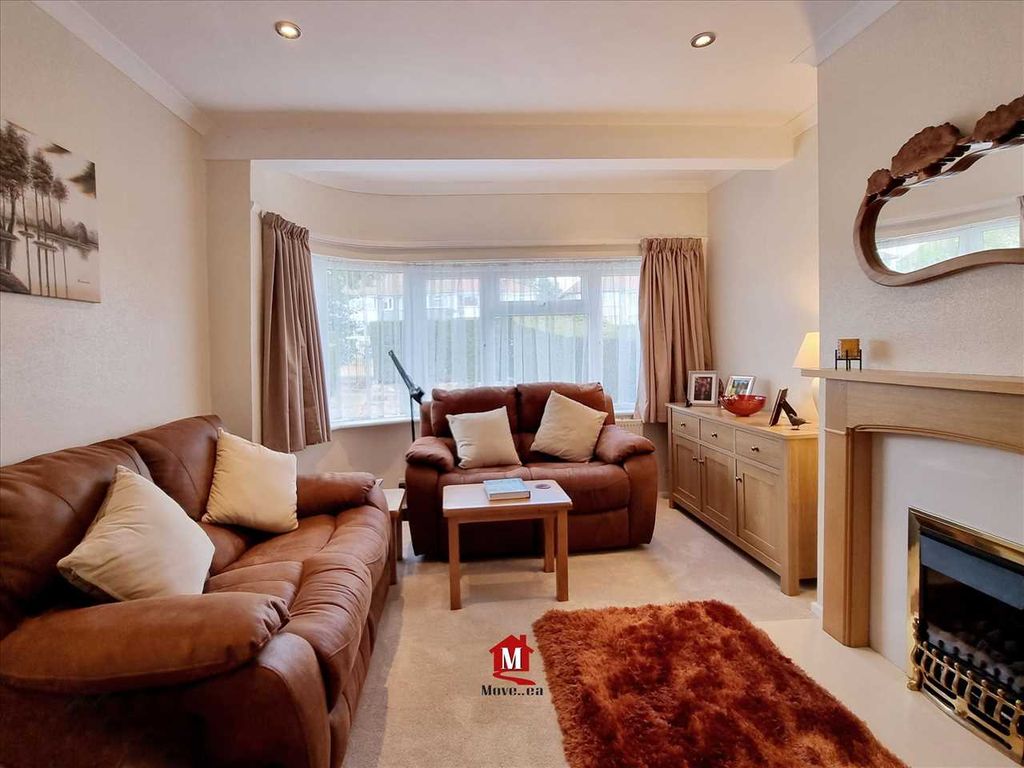 3 bed terraced house for sale in Cumberland Avenue, Farnham Royal