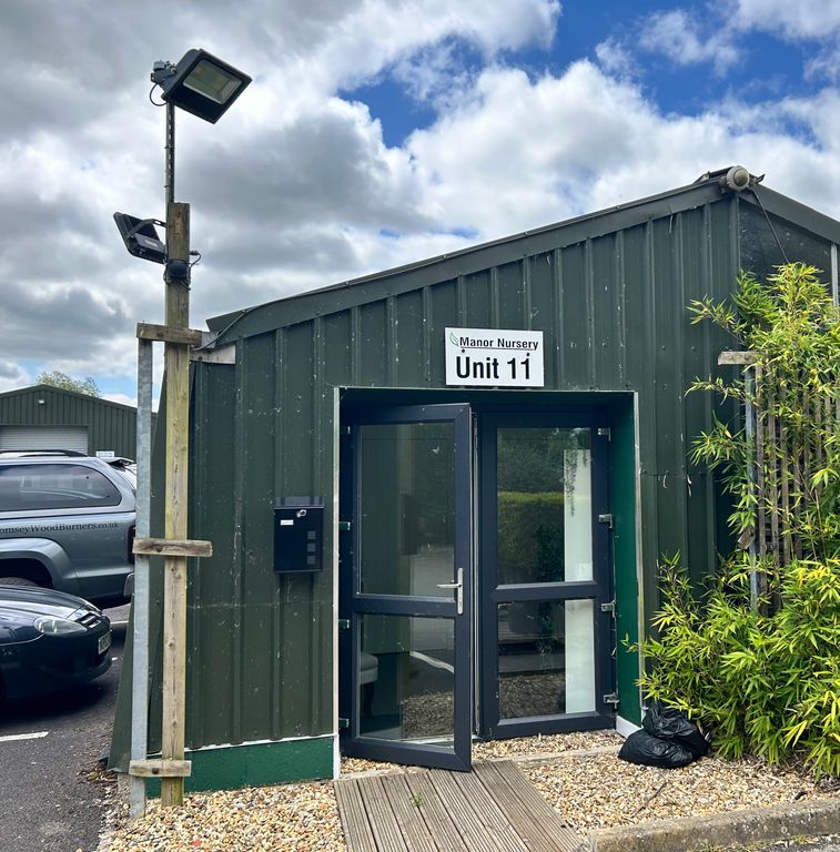 Office to let in Stockbridge Road, Romsey SO51, £6,000 pa Zoopla