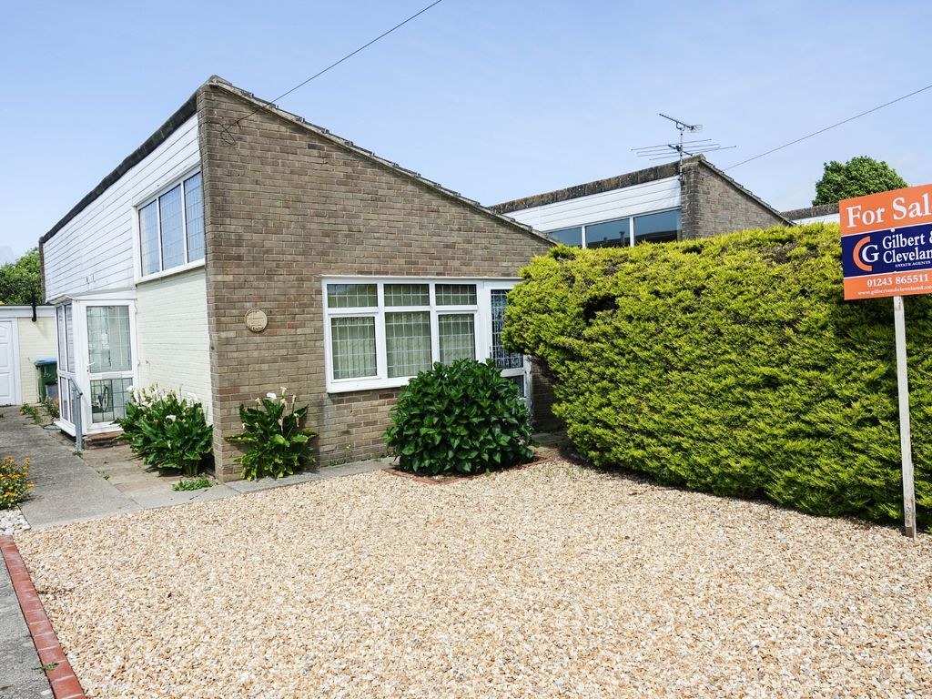 2 bed bungalow for sale in Swandene, Bognor Regis PO21, £294,950 Zoopla