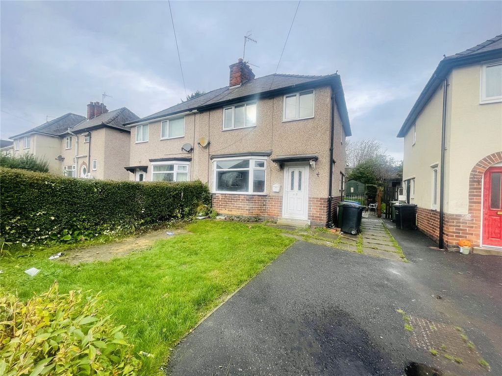 3 bed semidetached house for sale in Church Street South, Chesterfield