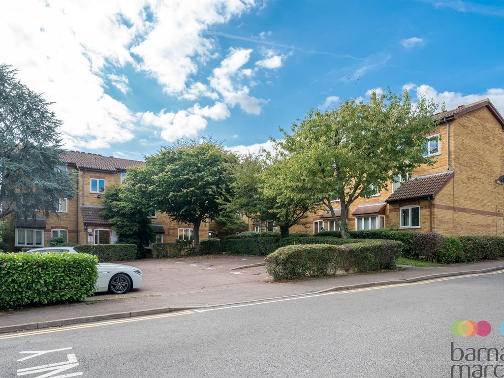 1 bed flat for sale in Greenway Close, London N11 Zoopla