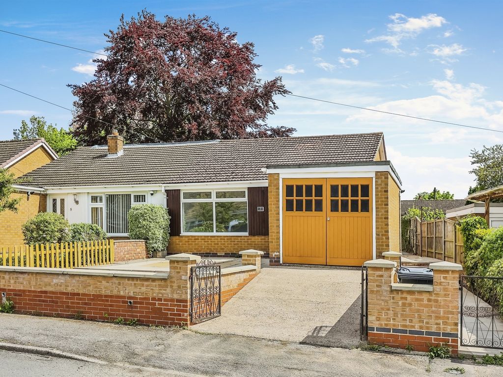 2 bed semidetached bungalow for sale in Thorntree Gardens, Eastwood