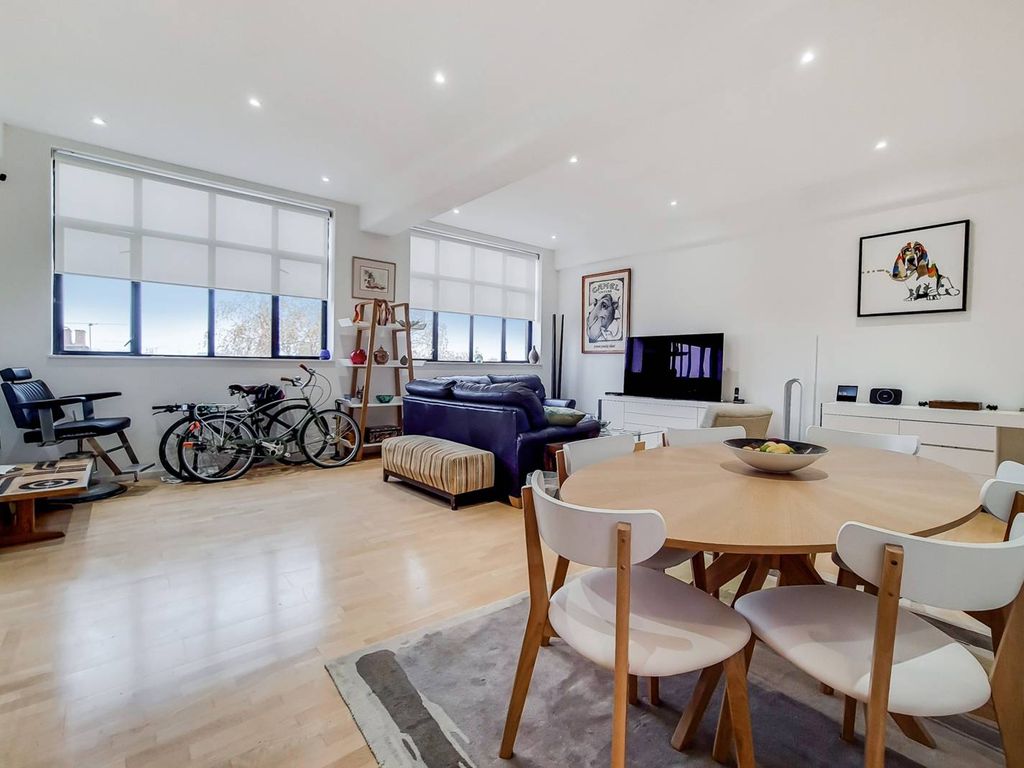 2 bed flat for sale in Jedburgh Road, Plaistow, London E13 Zoopla