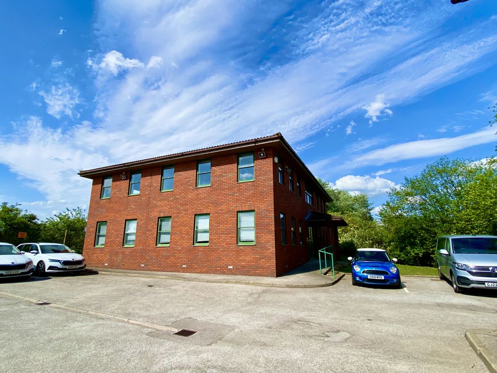 Eaton House, Proctor Way, London Luton Airport LU2  