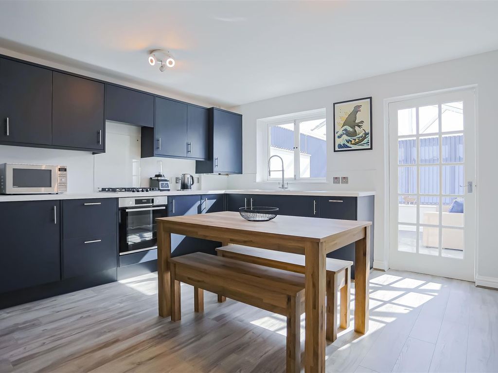 2 bed mews house for sale in Telford Street, Burnley BB12, £160,000