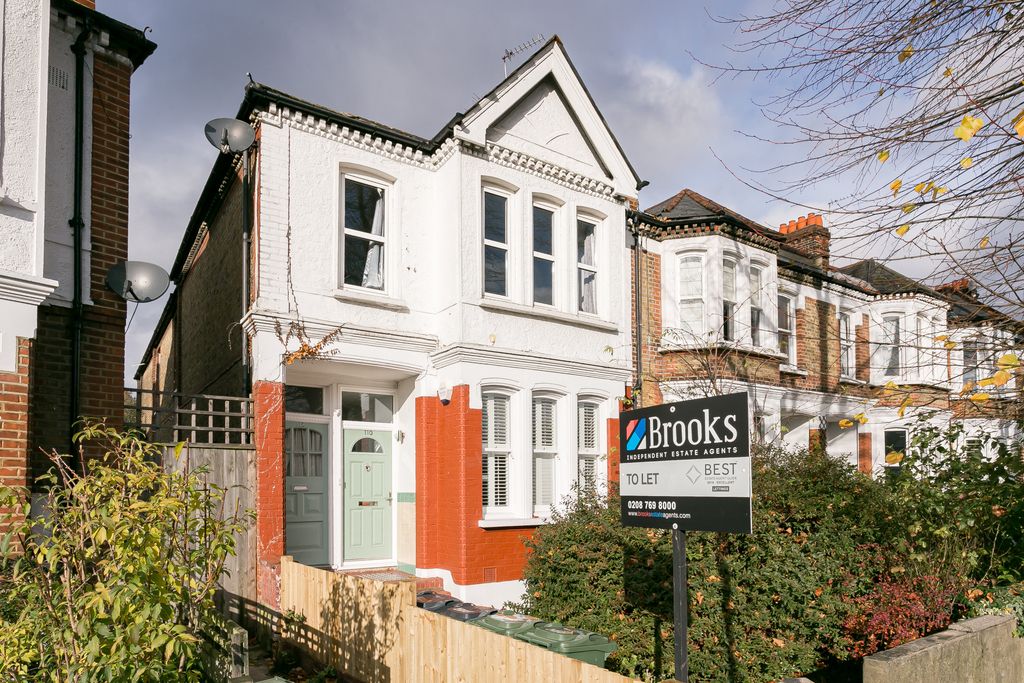 3 bed flat for sale in Harborough Road, London SW16 Zoopla