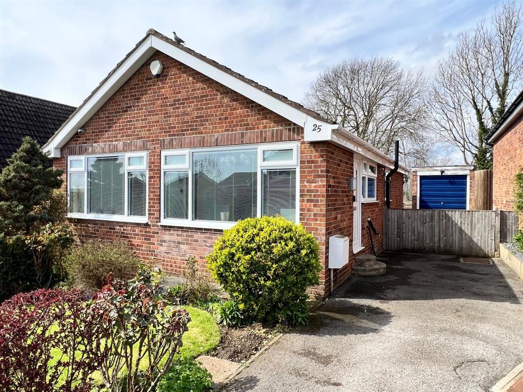 3 bed detached bungalow for sale in Byefield Grove, East Ayton