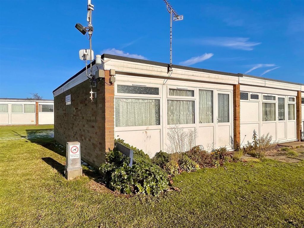 2 bed property for sale in Belle Aire, Beach Road, Hemsby NR29, £20,000