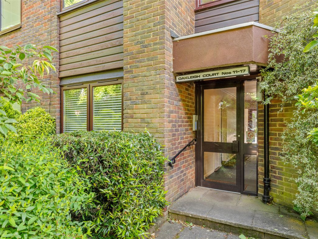 2 bed flat for sale in Church Lane, Oxted, Surrey RH8, £395,000 Zoopla