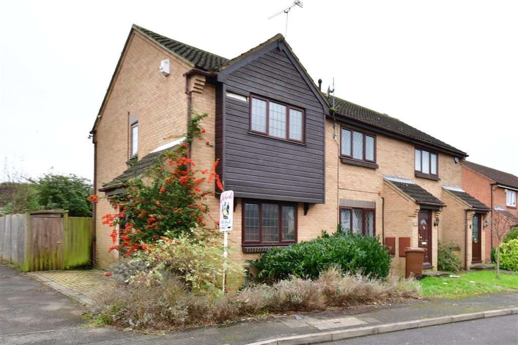 2 bed end terrace house for sale in Stag Road, Lords Wood, Chatham