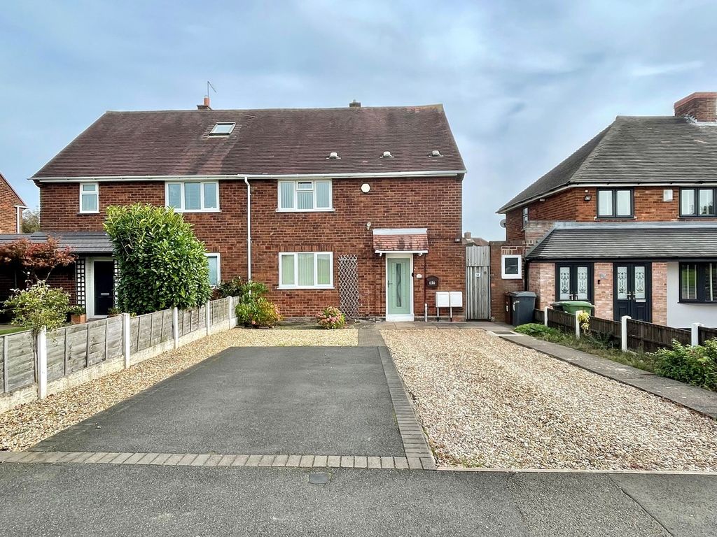 Studio to rent in Kitchen Lane, Wednesfield, Wolverhampton WV11, £625