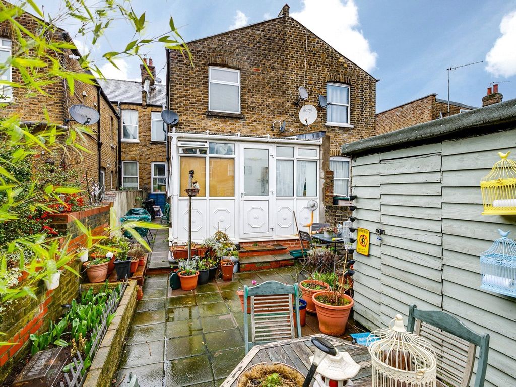 3 bed flat for sale in Buchanan Gardens, Kensal Rise, London NW10 Zoopla