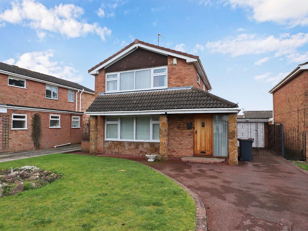 3 bed detached house for sale in St. Nicolas Park Drive, Nuneaton CV11