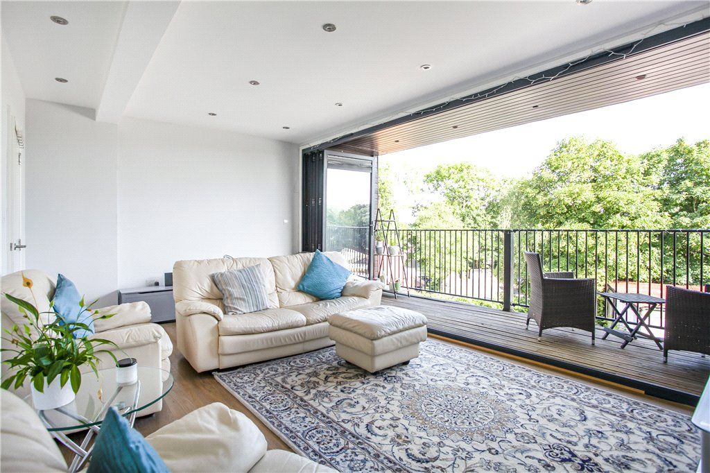 3 bed flat for sale in Staines Road, Feltham TW14 Zoopla