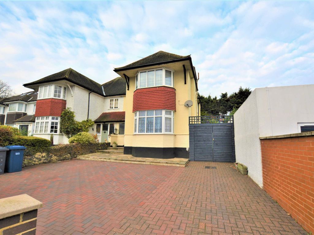 4 bed semidetached house to rent in Park View Gardens, London NW4 Zoopla