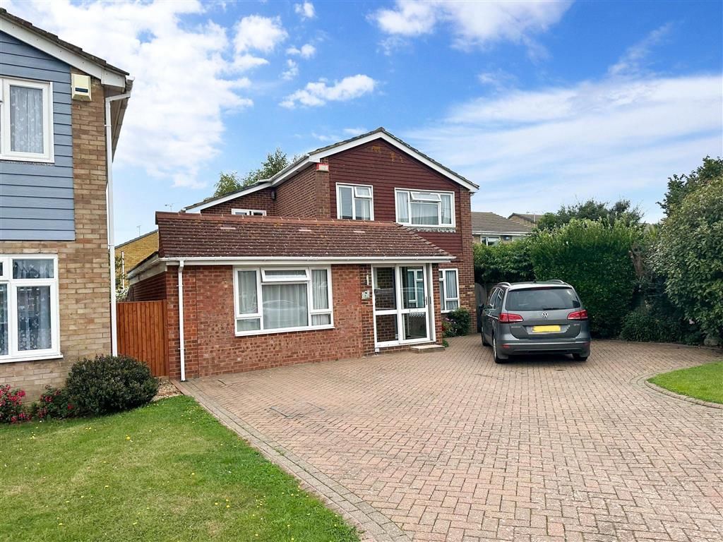 4 bed detached house for sale in Helding Close, Herne Bay, Kent CT6, £