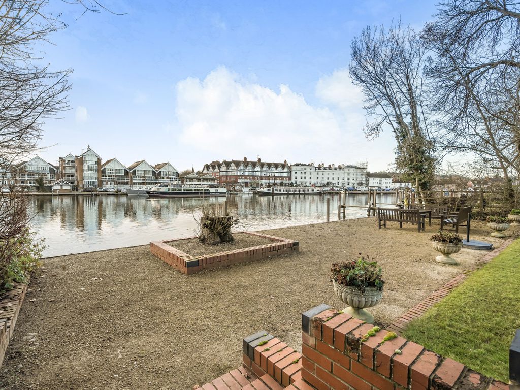 3 bed flat for sale in Remenham Row, Wargrave Road, HenleyOnThames