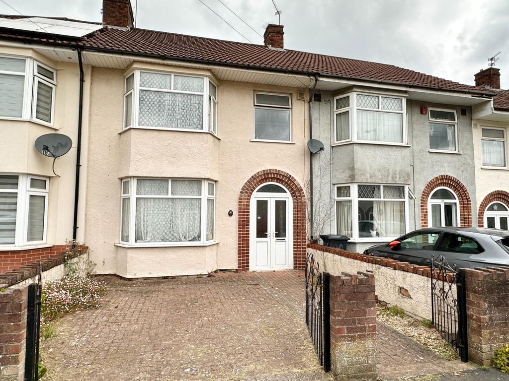 3 bed property for sale in Claverham Road, Fishponds, Bristol BS16, £