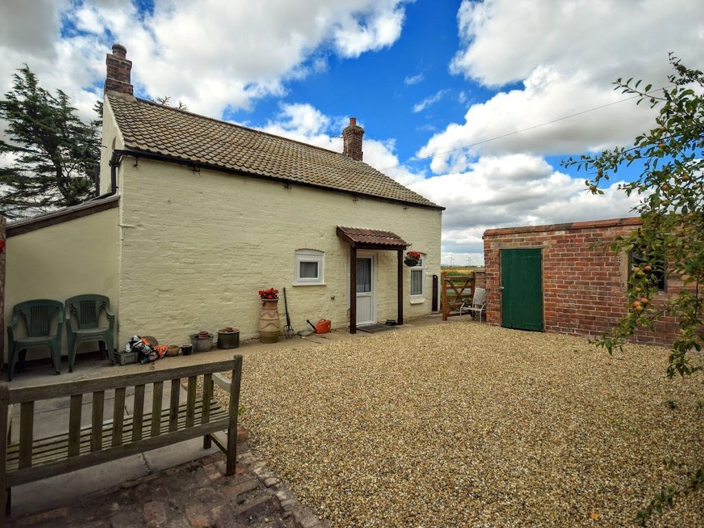 3 bed detached house for sale in Louth Road, South Somercotes LN11 Zoopla