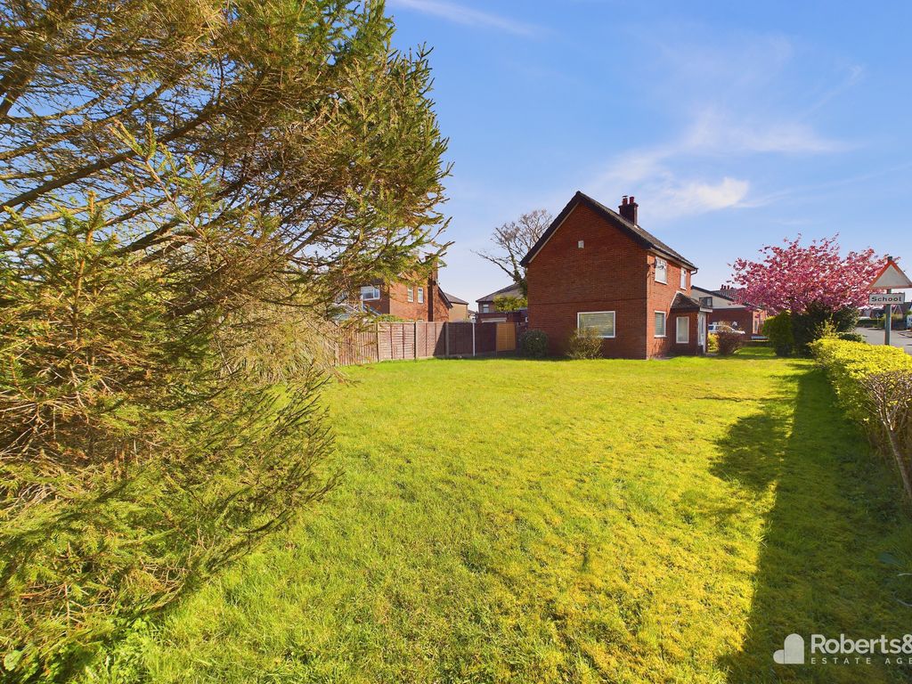 3 bed detached house for sale in Padway, Penwortham, Preston PR1, £230,000 Zoopla