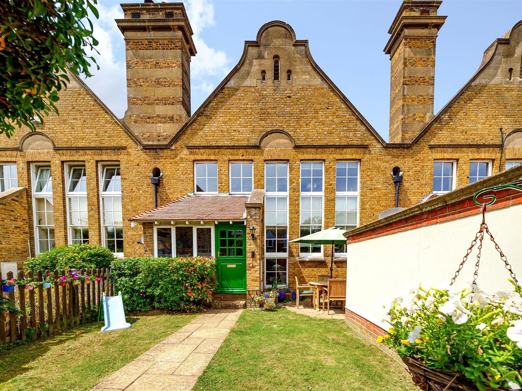 3 bed property for sale in Harold Court, Canute Road, Faversham ME13