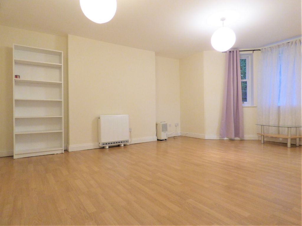 1 bed flat to rent in Lydia Court, 3 5 Grove Crescent, Kingston KT1