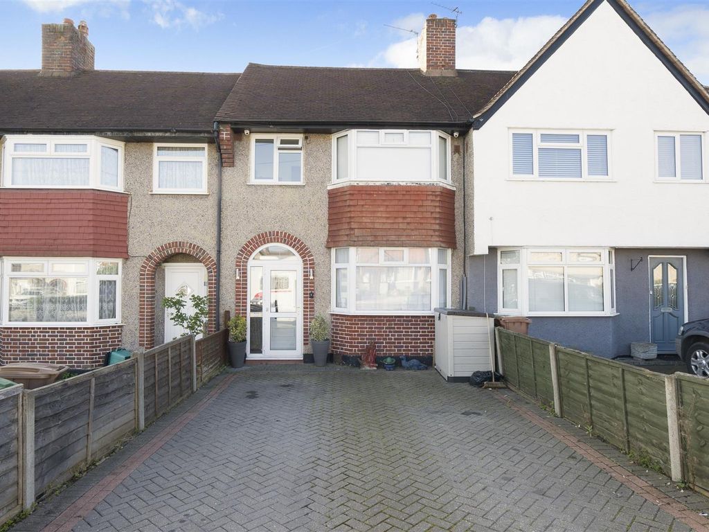 3 bed terraced house to rent in Buckhurst Avenue, Carshalton SM5, £