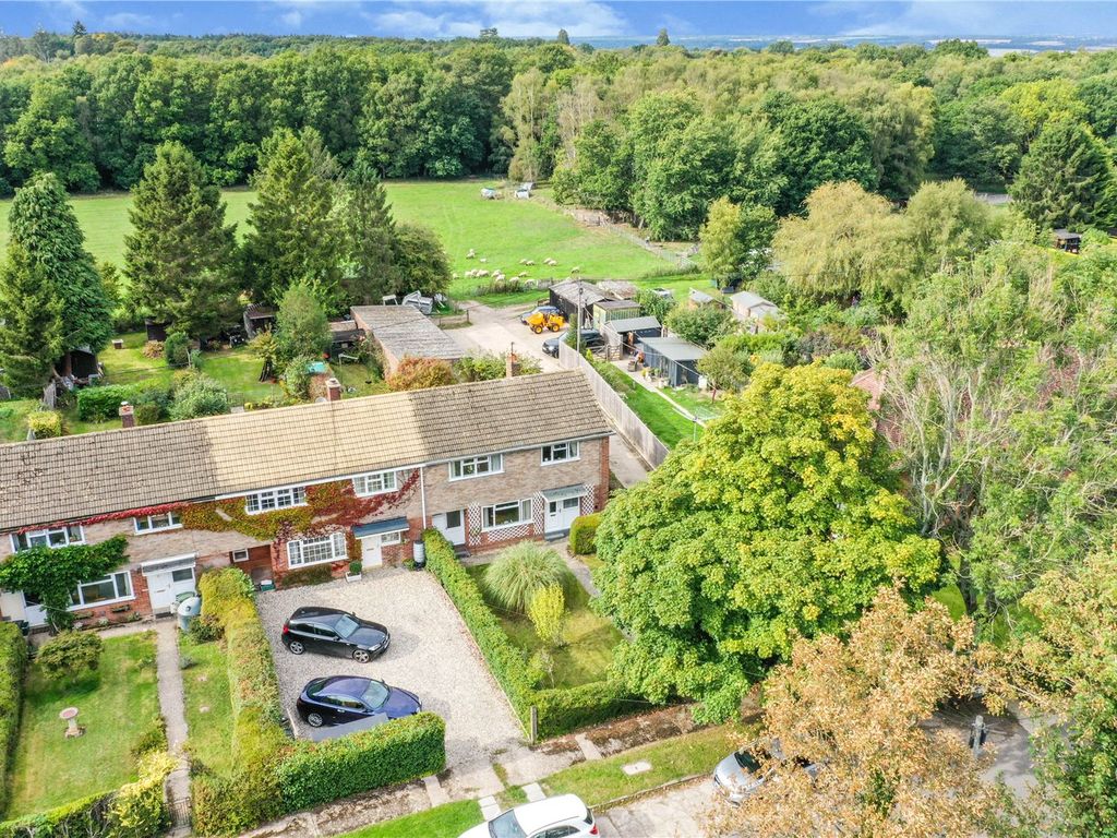 3 bed end terrace house for sale in Great Common, Inkpen, Hungerford